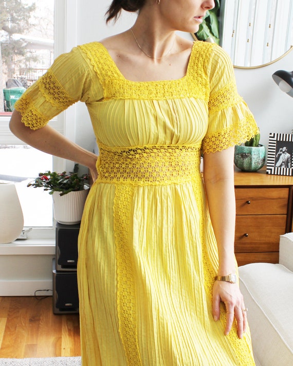 1970s Bright Yellow Pleated Crepe Crochet Midi Dr… - image 3