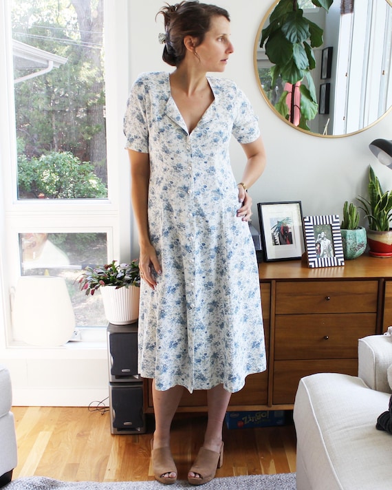 90s button dress Vintage Blue & White Floral Pearl Front Midi COLOR:Blue Polka Dot A center front button Search: long black dress Pearl Open Back Maxi