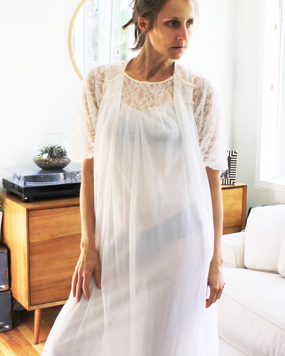 Vintage 1950s White Peignoir Set | 1960s Night Dress with Robe