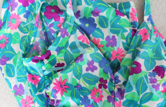 Floral 1980s One Piece Low Back Swimsuit Gem