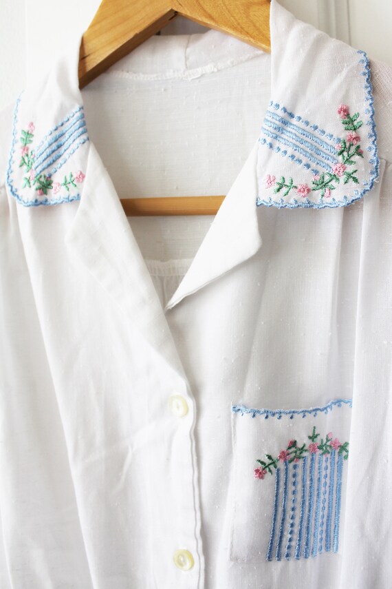 Vintage Embroidered Floral Sweet White Shirt Dress - image 3