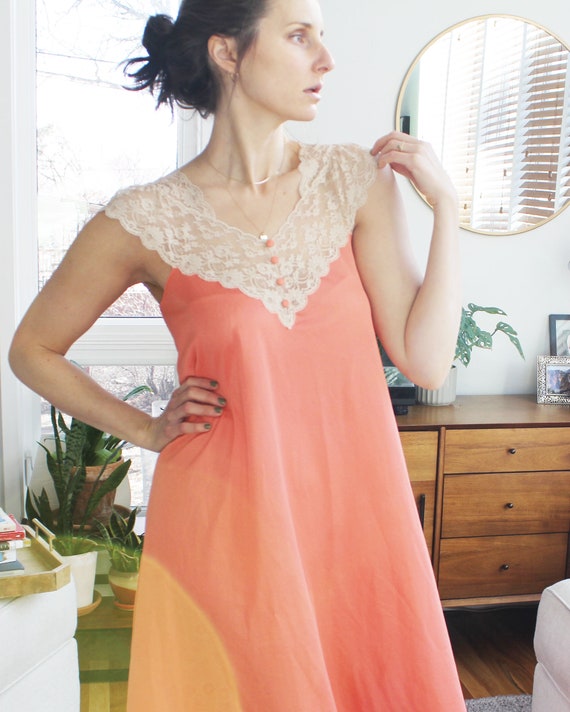 Vintage Peach Long Nightie with Tan Lace Detail |… - image 6