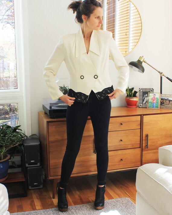 Vintage Black & White 1980s Blazer Cut Blouse - image 3