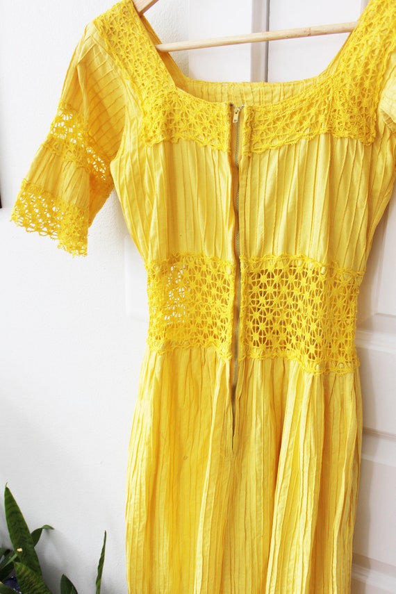 1970s Bright Yellow Pleated Crepe Crochet Midi Dr… - image 8