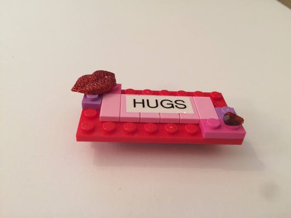 Etiqueta de nombre LEGO de los abrazos de San Valentín -  México