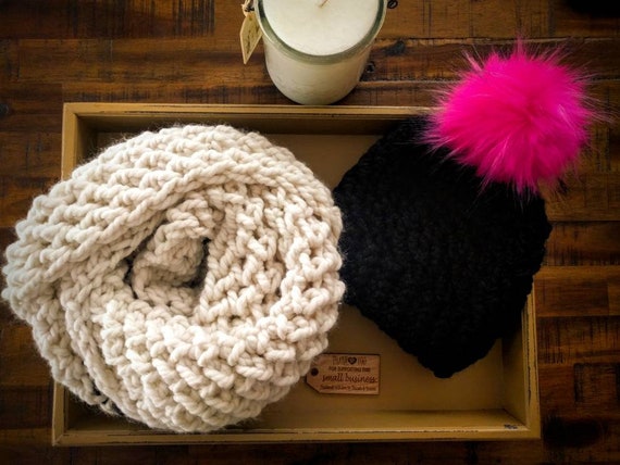 Black Hat Pompom Hat | Etsy 