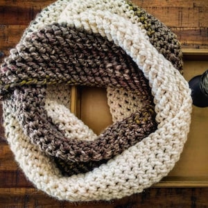 Women&#39;s infinity scarf | Chunky scarf | Earth tones | Women&#39;s scarf | Green and brown | Scarf | Infinity scarf | Earth Day | Fall colors