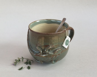 lizard coffee mug pottery tea cup, handmade large brown/green ceramic 16oz soup cup, unique stoneware animal cup, sculptural pottery