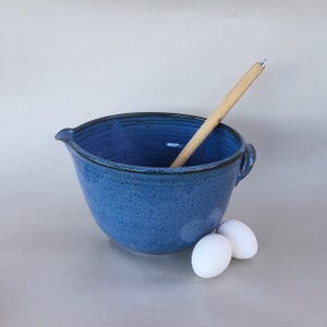 Made to order: Mixing Bowl, handmade Cake Batter Bowl, Pouring Bowl, large wheel thrown pottery kitchen bowl, 2.5 Liter