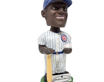 Figura coleccionable de Sammy Sosa con cabeza oscilante, recuerdo de los Chicago Cubs de 2001.