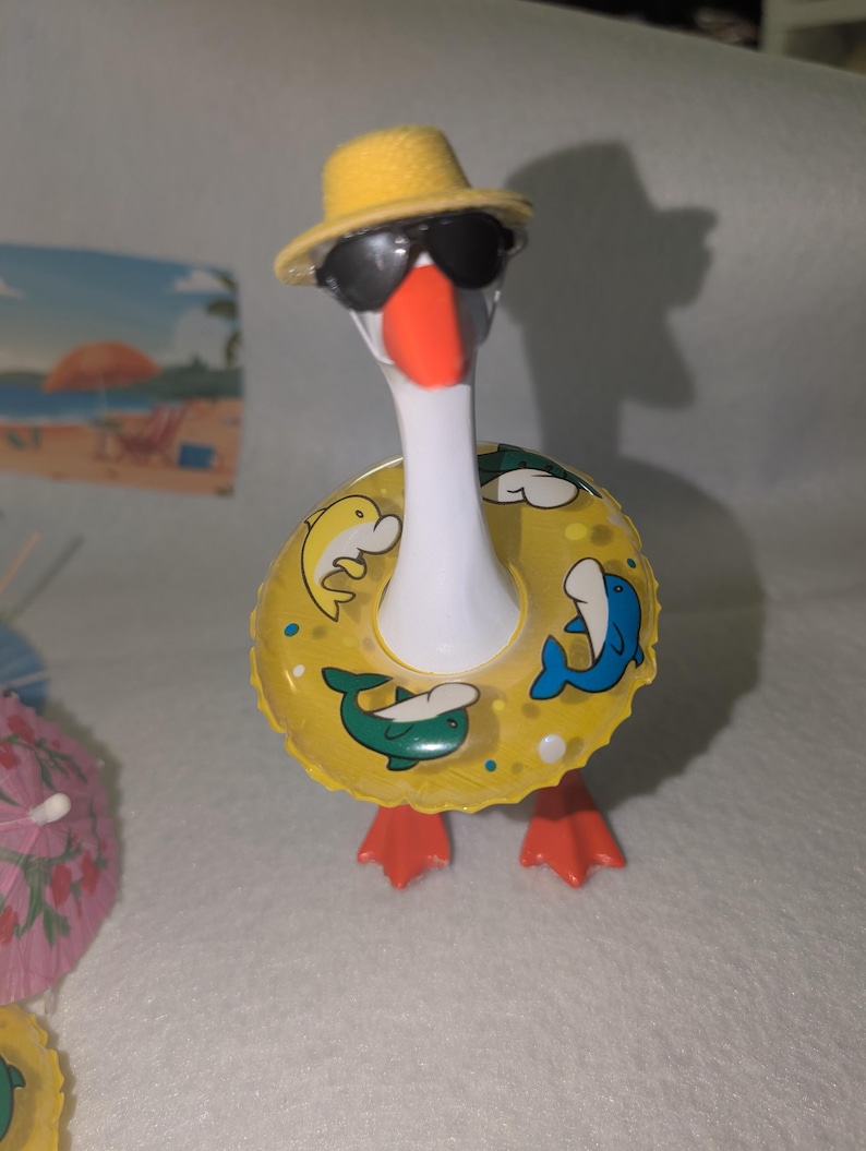 Desk Goose Beach Flotation Outfits. YELLOW. Goose not included. Hats may vary depending on supply. 🏖️🩴