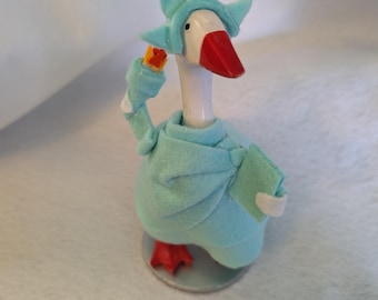 Statue of Liberty Outfit for Desk Goose (Hat & Outfit Only)