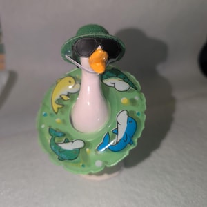 Desk Goose Beach Flotation Outfits GREEN Flotation. Hats may vary, depending on supply. Goose not included. ⛱️🩴