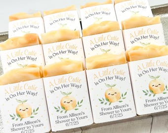 Recuerdos para baby shower de Little Cutie: Jabón artesanal con aroma a naranja