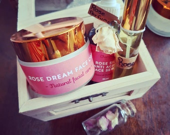 Crema facial orgánica Rose Dream: Hidratante antiedad para piel seca