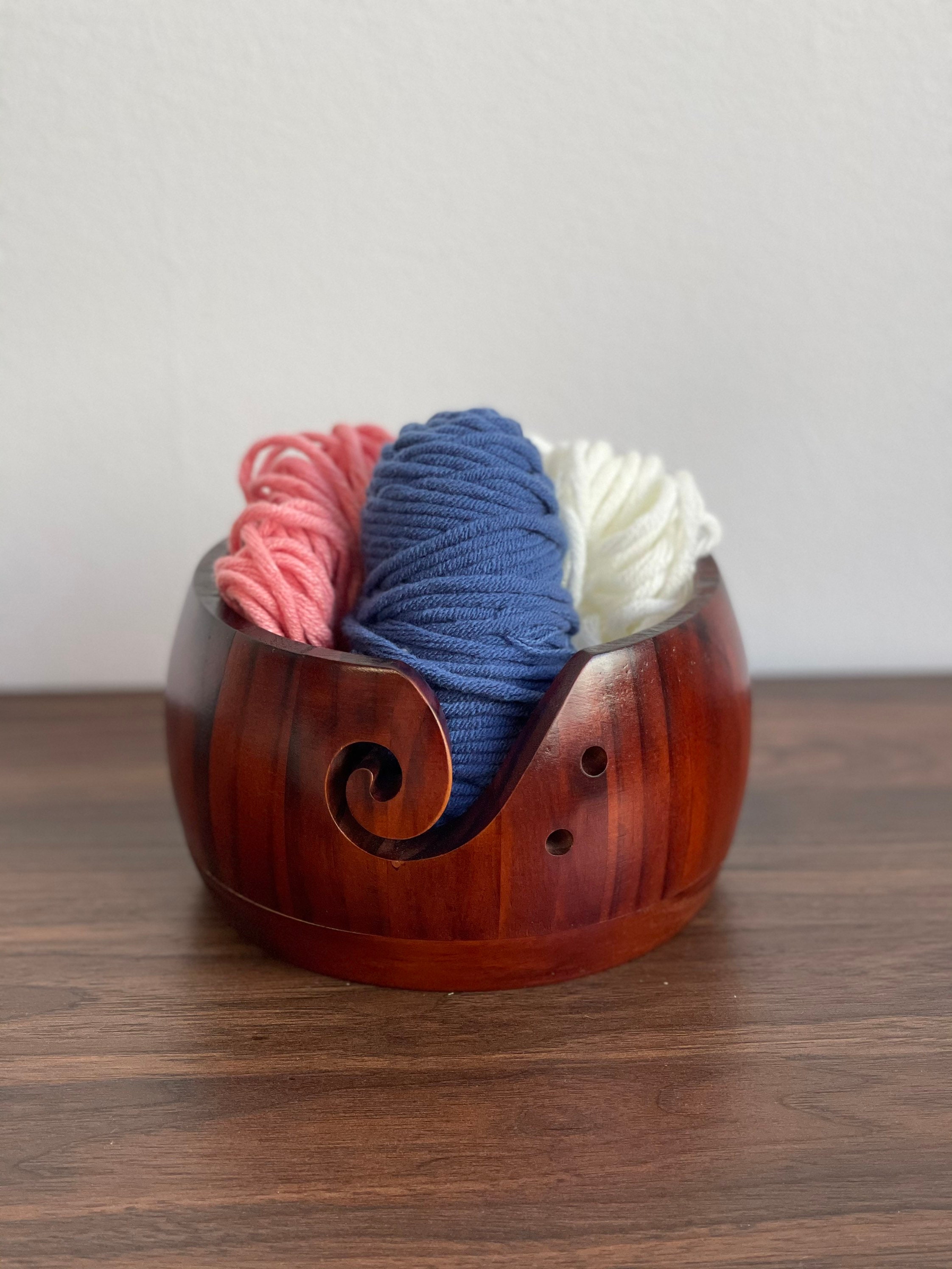 Homemaxs Wooden Yarn Storage Bowl Knitting Yarn Bowl Vintage Yarn Bowl for Crochet with Wood Plug, Men's, Size: Small