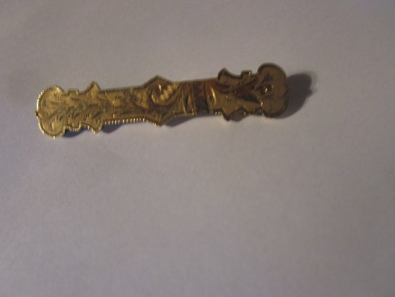 19th C Antique Victorian Engraved Bar Brooch with… - image 3