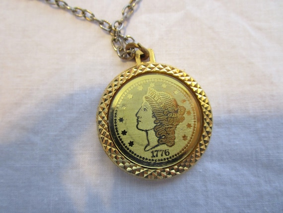 Vintage Bicentennial Faux 20 Dollar Gold Eagle Coin Pendant Necklace