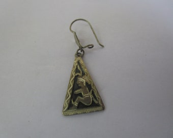Vintage Native American Engraved Sterling Silver Scenic Single Dangle Pierced Earring