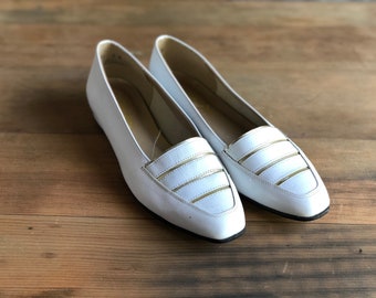 Vintage White and Gold Loafers, Size 7