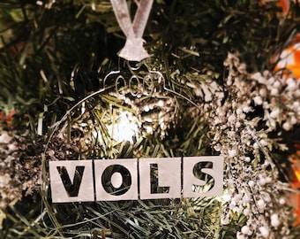 Adorno grabado con las letras de los Tennessee VOLS / Adorno acrílico con las letras del estadio Neyland / Regalo para fans de la UT