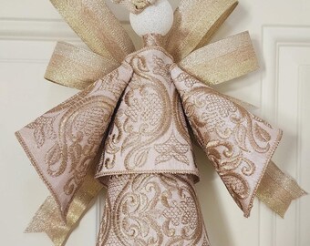 Ángel de fiesta con brocado color champán