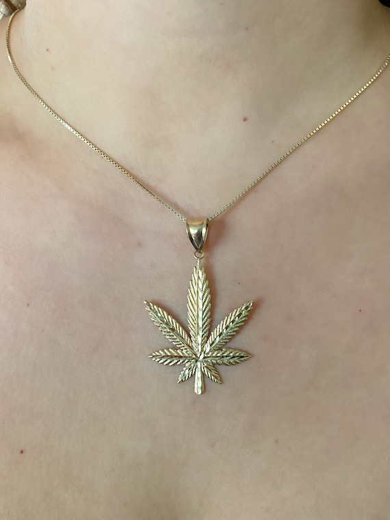 Weed Leaf Glasses Chain - Gold – Blunted Objects