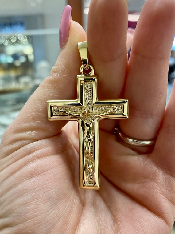 Mens 24K Solid Fine Yellow Gold GF Jesus Crucifix Cross Pendant Frame With  3mm Italian Figaro Link Chain Gold Crucifix Necklace 60cm From Qytyo,  $16.29 | DHgate.Com