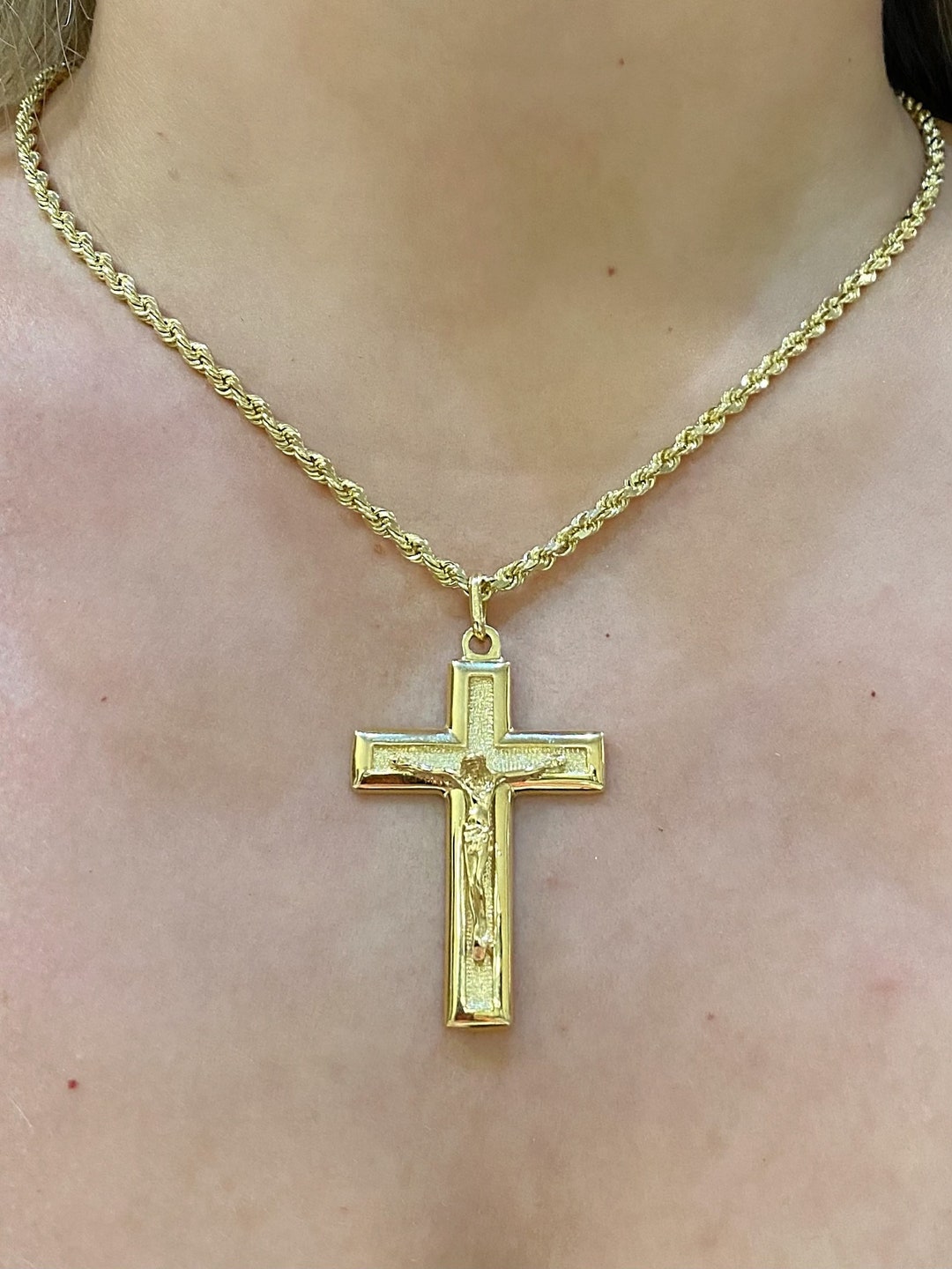 14k Italian Gold Mens Crucifix Cross Pendant. 14k Gold Mens Cross