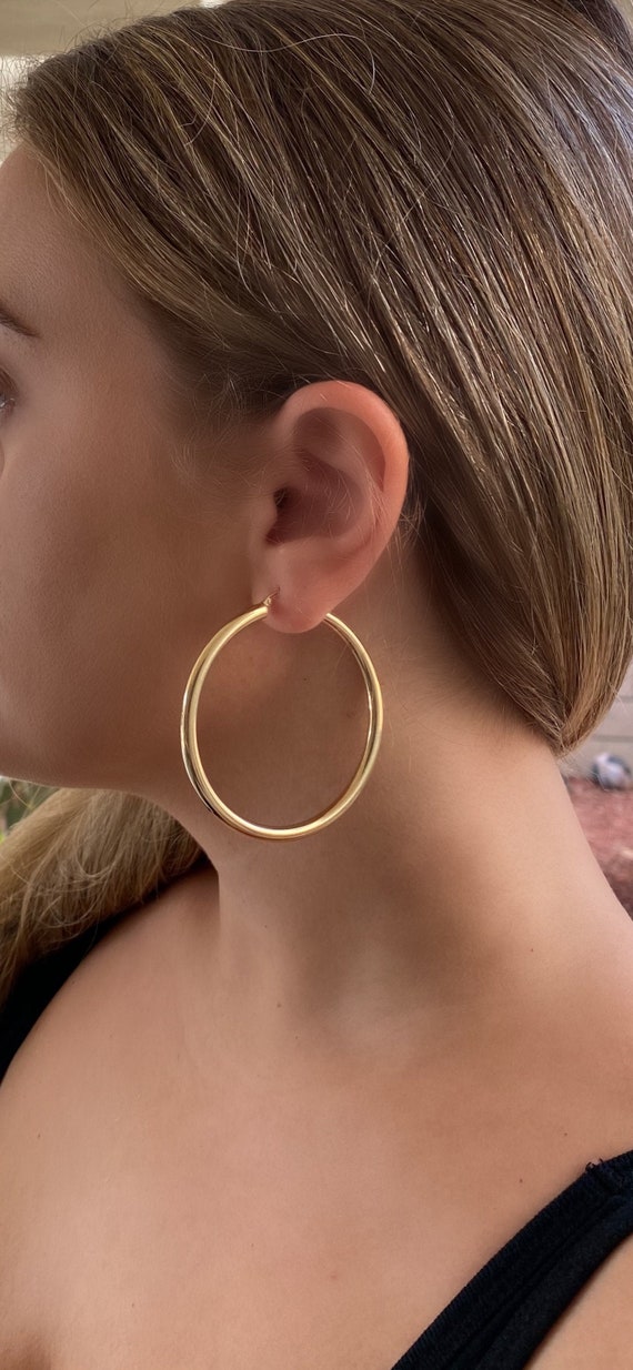 2.5 inch hoop earrings deals