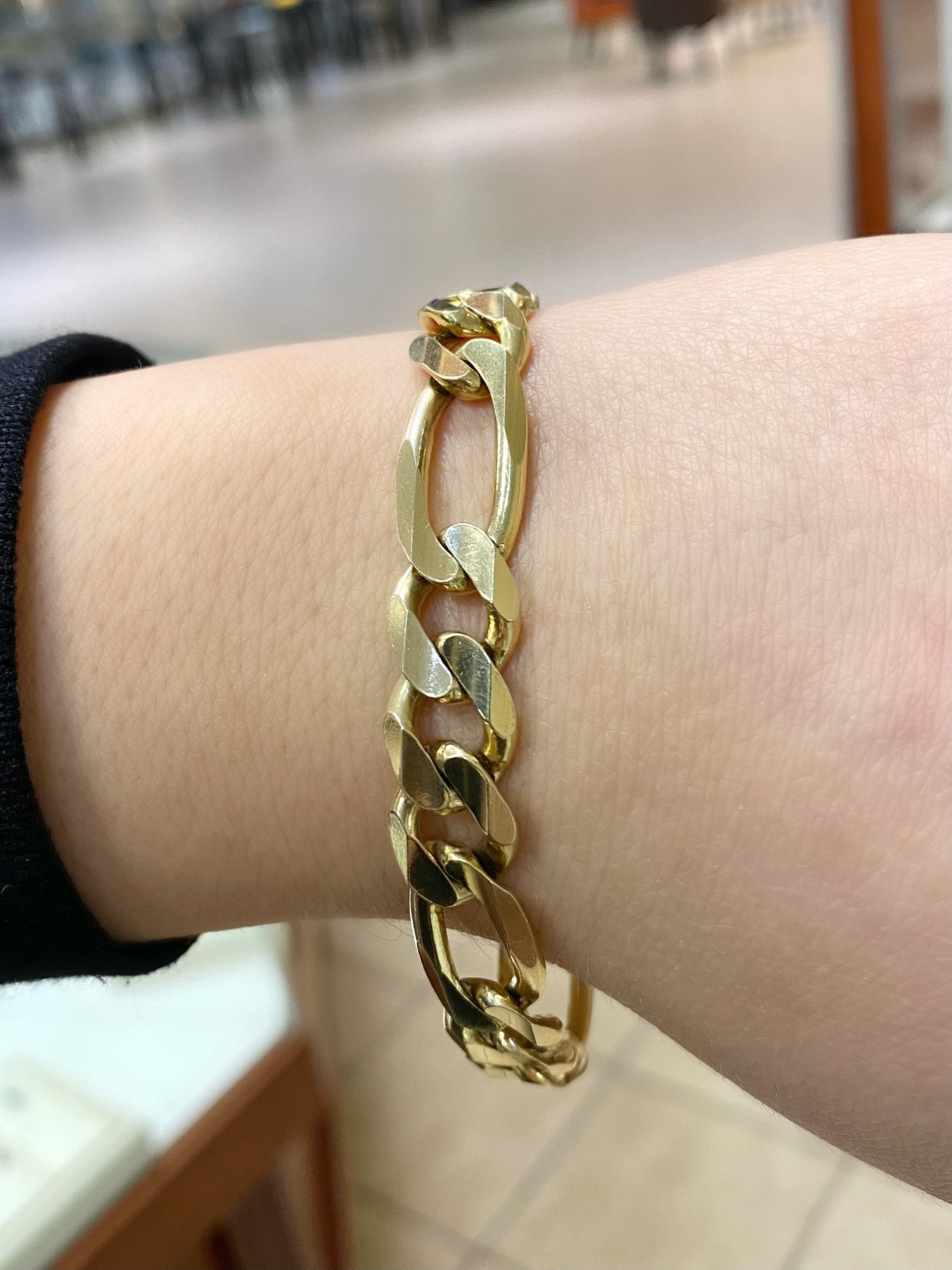 14k Solid Figaro Mens Bracelet. 10.7mm Figaro Bracelet. 8 Inch