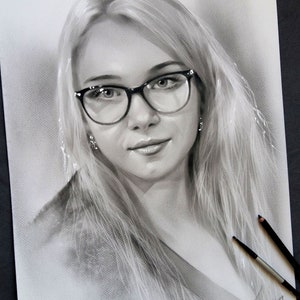 Individuelle Skizze per Foto. Personalisiertes Geschenk. Kundenspezifische Porträt Zeichnung vom Foto. Schwarz-Weiß-Porträt auf Bestellung. Handgezeichnete Porträtkunst