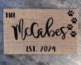 Custom Doormat with Paw Prints, Last Name Doormat, Gift Idea for Pet Lovers, Doormat with Paw Prints, Personalized Door Mat