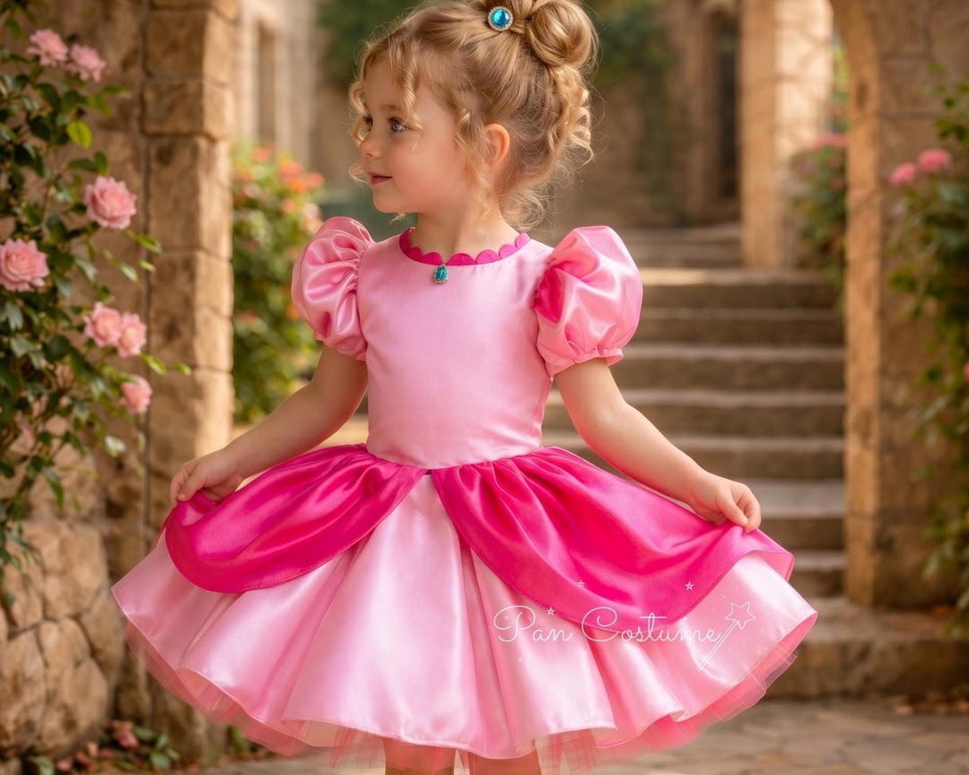 lace short dress All Mine Pink Mini - US 2 and the sweetheart neckline colour:Brown Color:Gold Sequin What shoes to wear