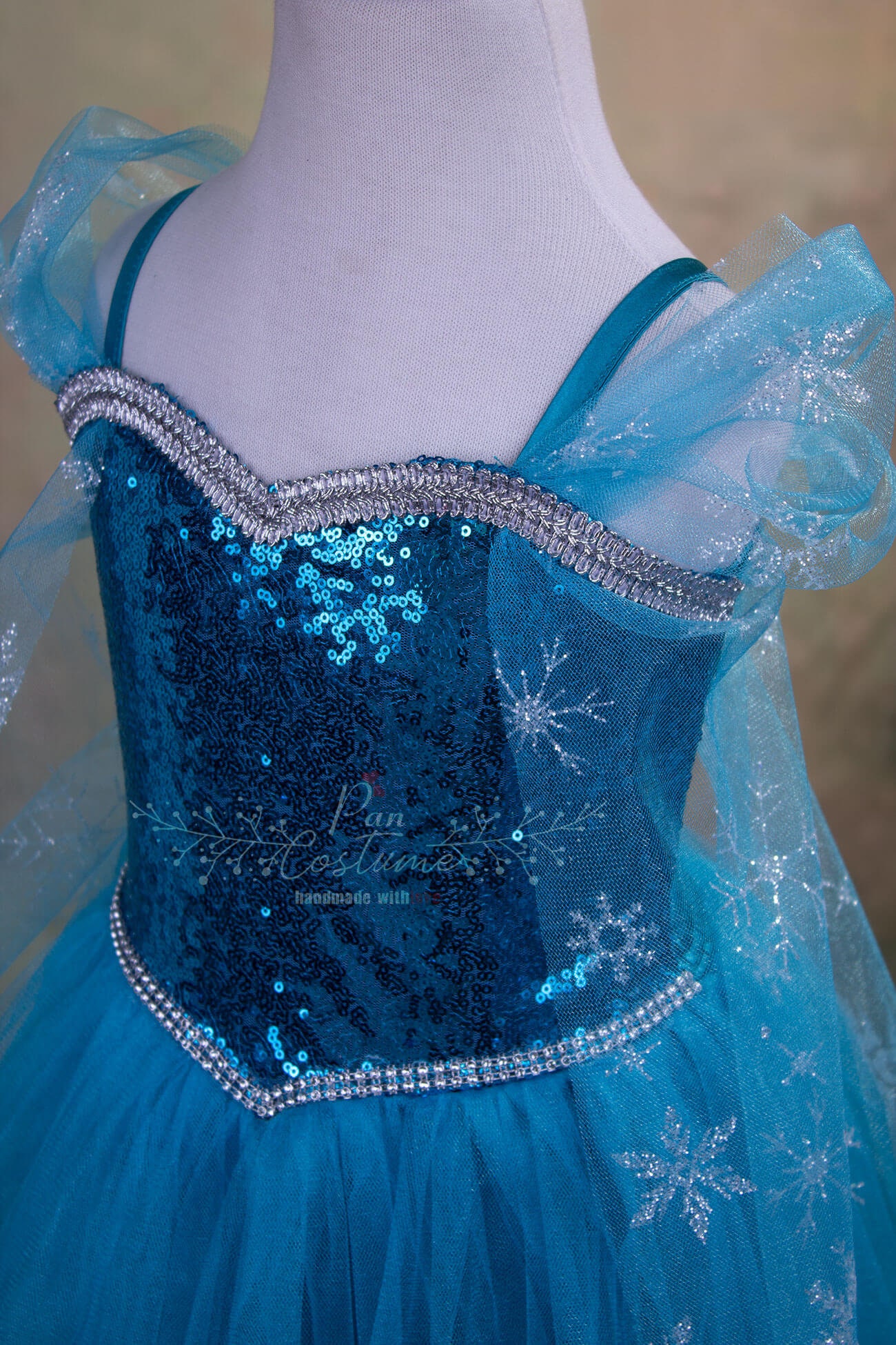 Frozen's Elsa Dress Tutorials (Ice Queen) - Andrea's Notebook