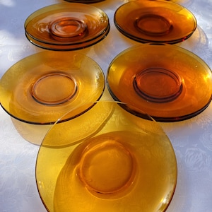 Small plates from the French company Duralex, 6 vintage plates in amber color