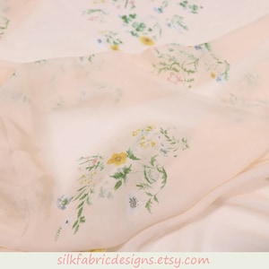Floral Print Light Pink 100% Pure Silk Chiffon Fabric Width 55 Inch