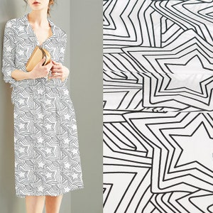 Stars Print White 100% Silk Crepe de Chine Fabric Width 53 Inch 14 m/m