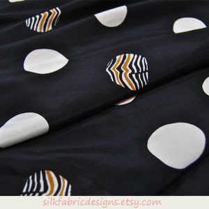 22 Momme Polka Dot Print Seide Crepe de Chine Stoff Bulk stock