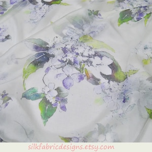 Weiße reine Seide Chiffon Stoff mit lila Blumendruck Stoff Bulk stock