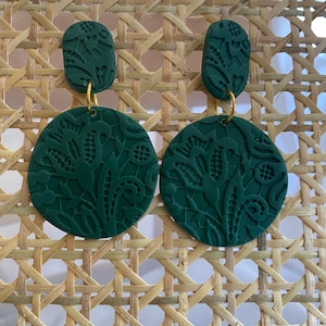 Green lace round earrings