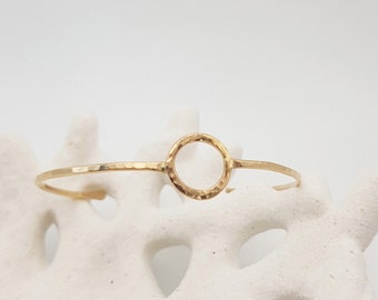 Bracelet Lotte open ring hammered gold, Gold filled, Handmade, Cuff bracelet, Minimalist, Gift for women, Statement bracelet