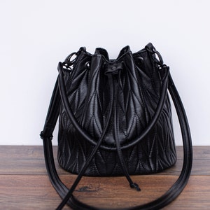 Schwarze Ledertasche, Schwarze Crossbody-tasche Frau, Vegane Ledertasche für Frauen, Gelbe Ledertasche, Gelbe Tasche Frau Geschenk für sie
