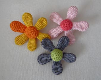 Crocheted flower brooch, Amigurumi flower, Amigurumi brooches, Decorative flower, Textile brooch flower, Colourful fiber brooch, Women gift