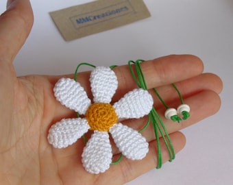 Necklace daisy pendant, Necklace crochet flower, Flower pendant, Textile jewelry, Textile flower, Flower power, Hippie amigurumi necklace