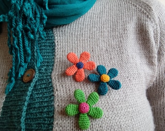 Small crochet brooch, Amigurumi brooch, Amigurumi flower, Decorative flower, Textile brooch flower, Colourful fiber brooch, Cotton brooch