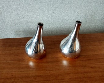 Dansk Tilting Mini Candelabros/Floreros/Pisapapeles - Made in Denmark - Zinc plateado - Set de dos