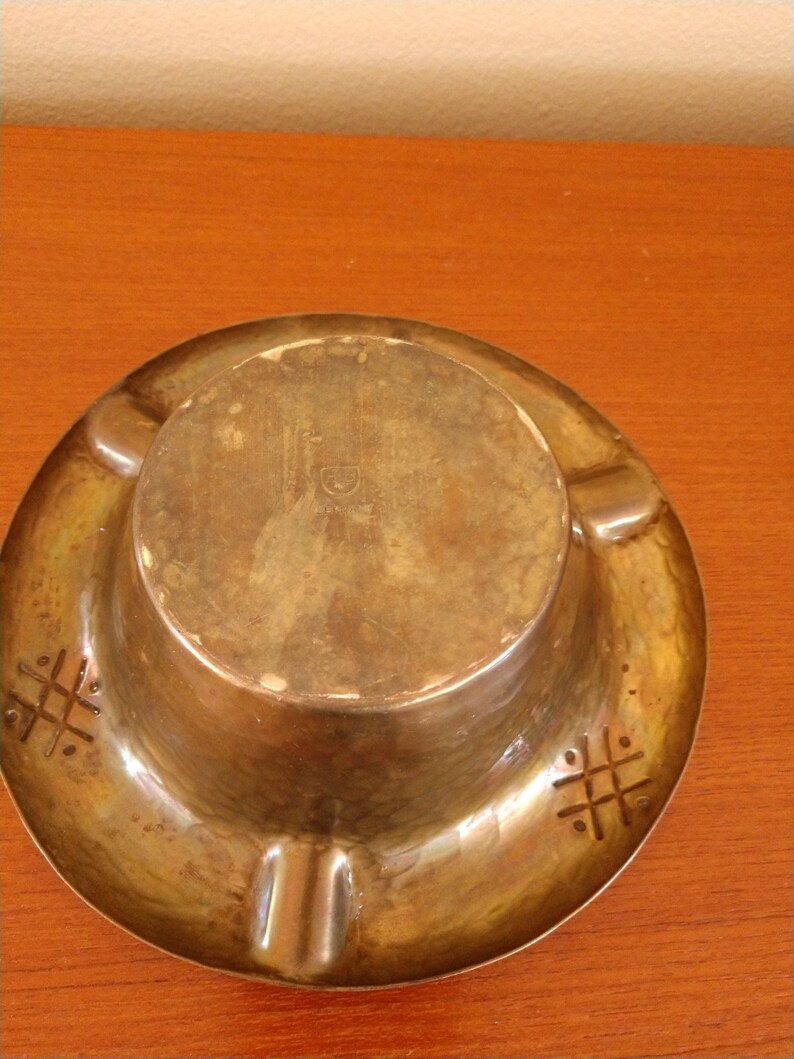 Early 20th Century Tobacciana Goberg Hugo Berger HBV Hammered Brass Cigar Ashtray Arts and Crafts