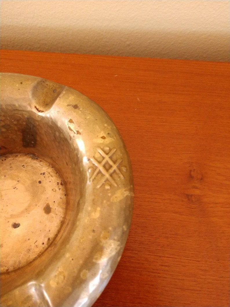 Early 20th Century Tobacciana Goberg Hugo Berger HBV Hammered Brass Cigar Ashtray Arts and Crafts