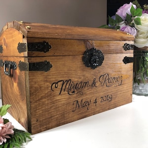 Boîte pour cartes de mariage style trésor, boîte pour cartes de mariage brûlée sur bois, boîte pour cartes de mariage personnalisée, boîte pour cartes de mariage en bois rustique